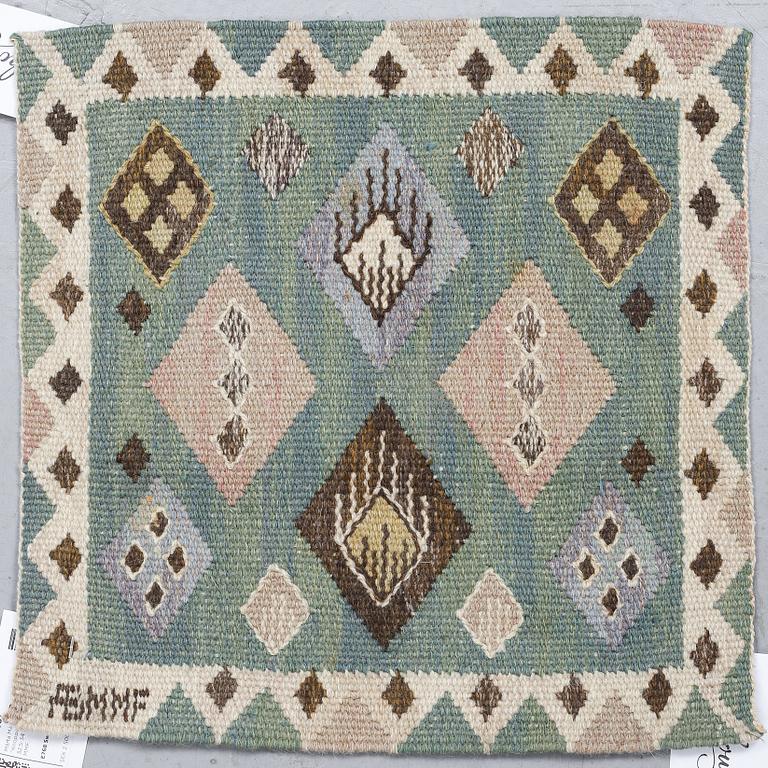 Märta Måås-Fjetterström, vävnad, "Knoppen", gobelängteknik, ca 32,5-34 x 34,5 cm, signerad AB MMF.