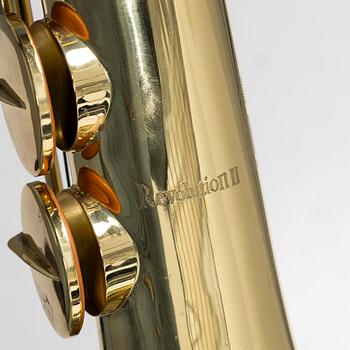 Trevor J. James, sopransaxofon, "Revolution 2"/ "The Hornet",  2000-tal, England.