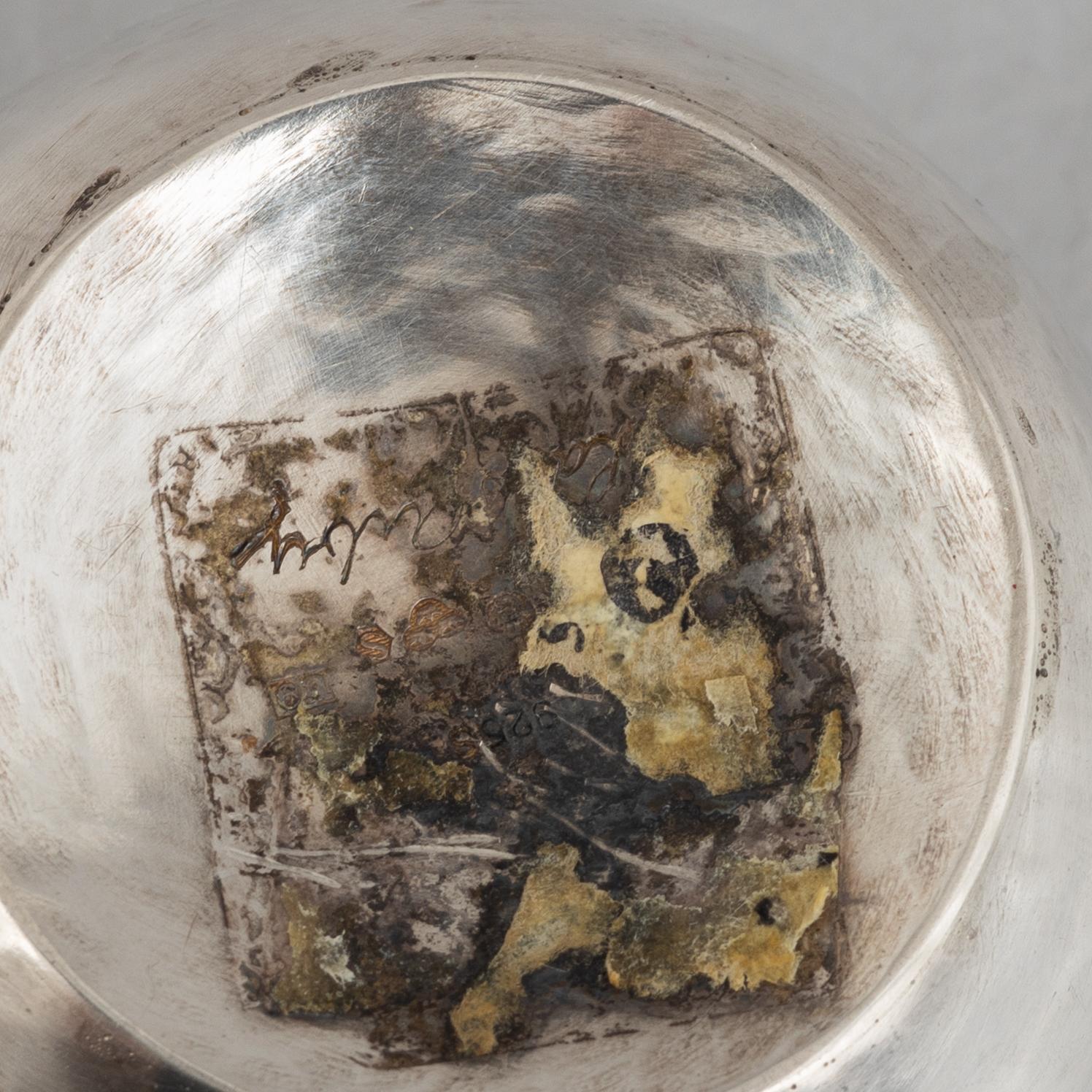 Two small sterling silver boxes with lid, marks of Lars Arby, Gothenburg 1970 and 1980.