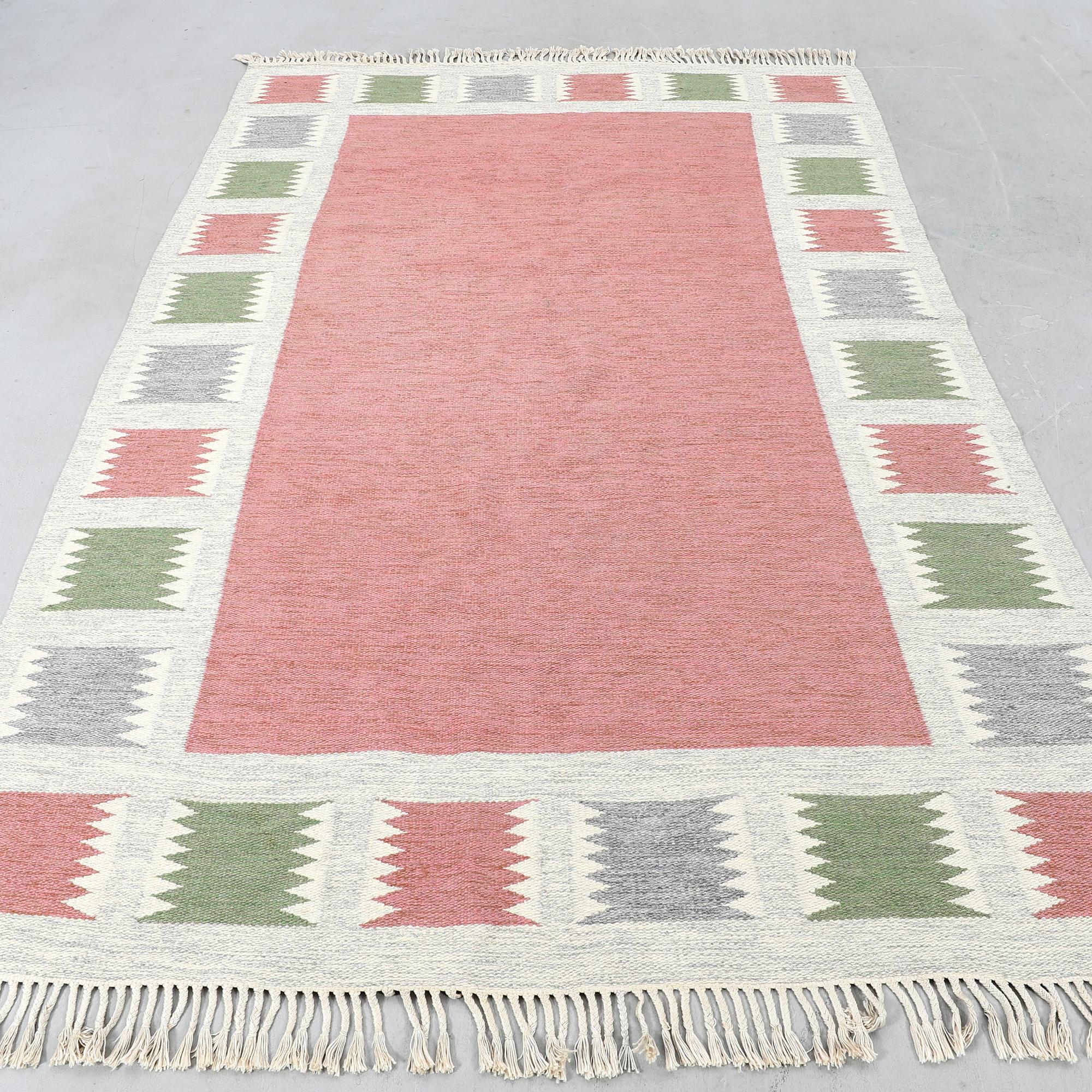 Matta möjligen Birgitta Södergren signerad rölakan ca 287x192 cm.