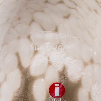 Oiva Toikka, annual glass bird 2000, signed O. Toikka Nuutajärvi 2000.