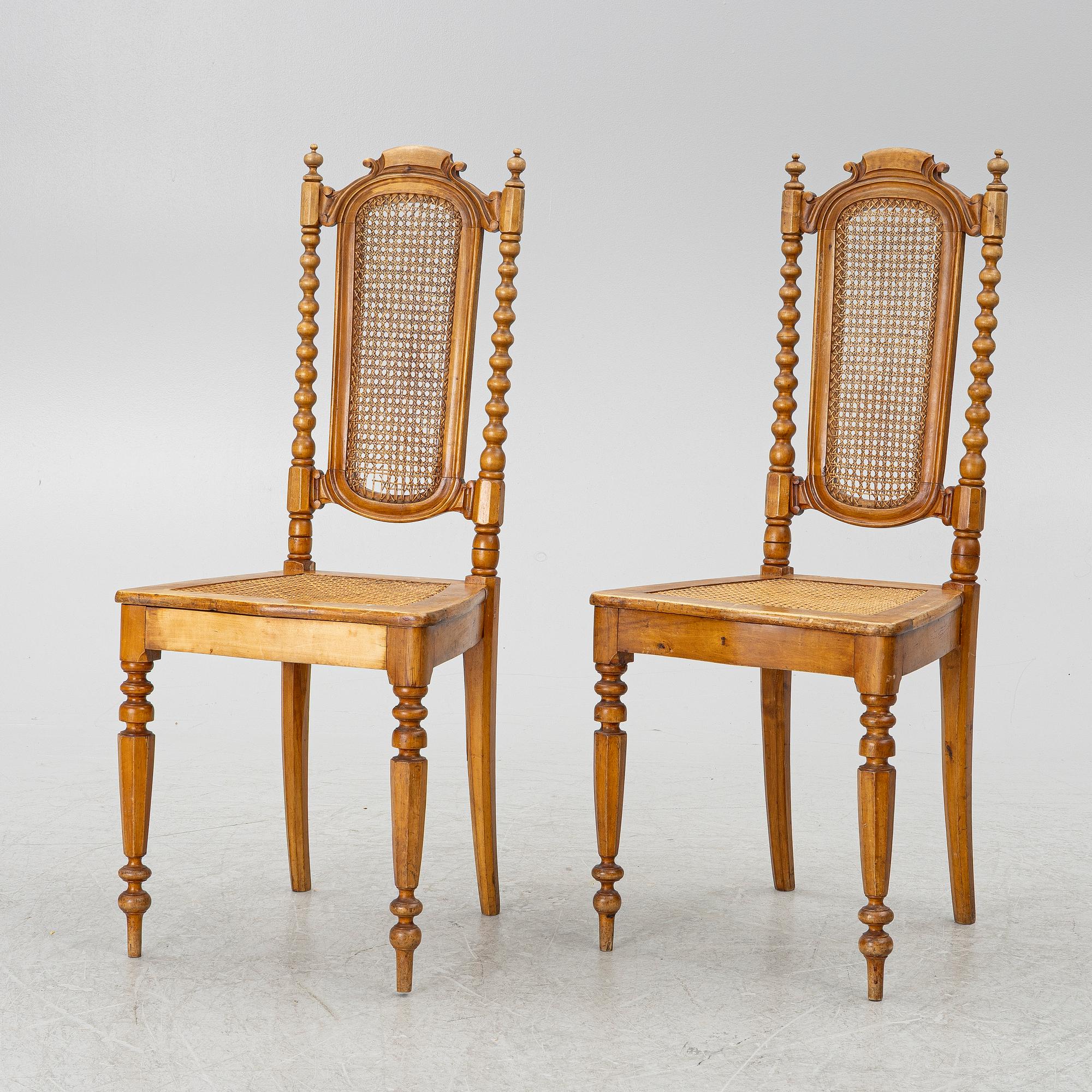A pair of  neo-Renaissance style chairs, circa 1900.
