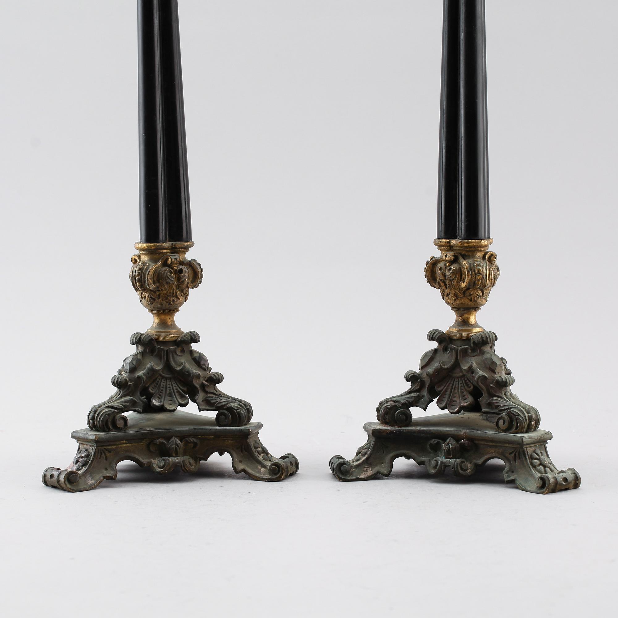 KANDELABRAR, 1 par, patinerad brons, senempire, 1800-talets mitt.