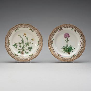 A set of 12 Royal Copenhagen 'Flora Danica' dishes, Denmark, 20th Century.