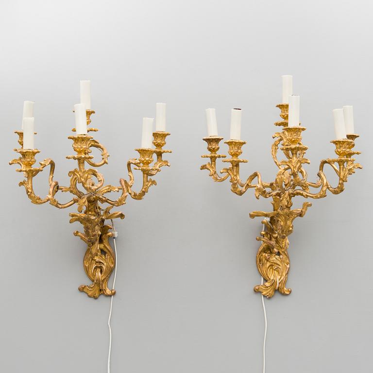 SEINÄKYNTTELIKKÖPARI, kullattua puuta, uusrokokoo, noin 1870-1880-luku.