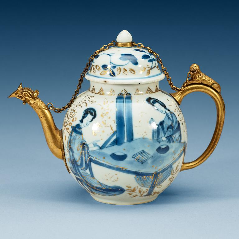 TEKANNA med LOCK, porslin. Qing dynastin, Kangxi (1662-1722).