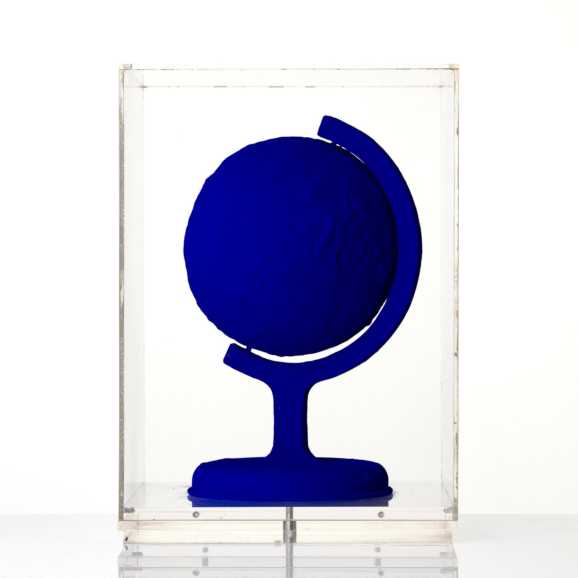 Yves Klein, "La Terre Bleue".