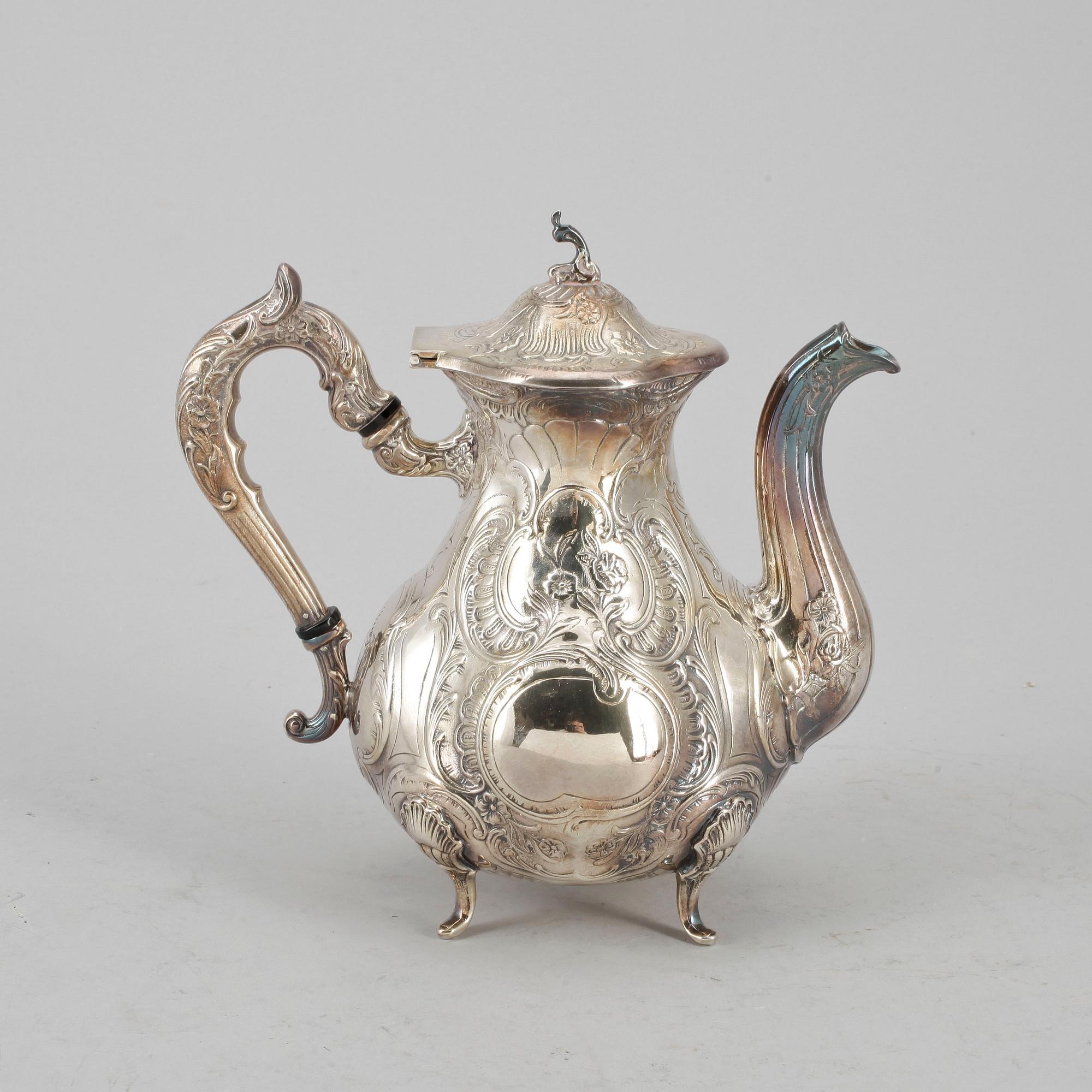 KAFFEKANNA, silver, rokokostil, Georg Wessfelt, Malmö 1967. Vikt ca  821 gram.