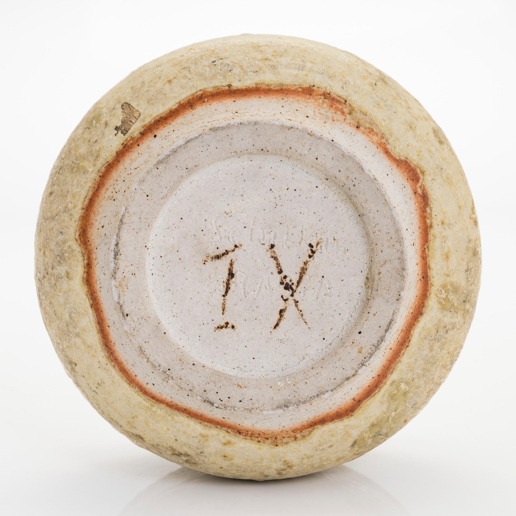 Michael Schilkin, a stoneware bowl, signed Schilkin Arabia.