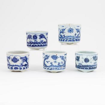 A group of five Chinese porcelain censer or flower pots, late Qing dynasty 19th Century.