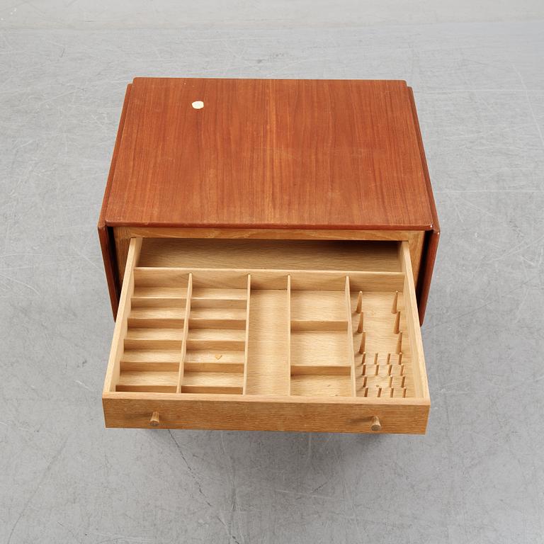 Hans J Wegner, sybord, "AT-33", Andreas Tuck, Danmark, 1900-talets andra hälft.