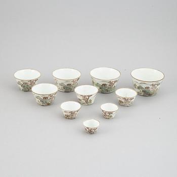 A set of ten famille rose bowls, early 20th century.