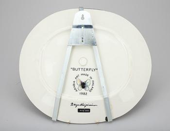 FAT, keramik, "Butterfly" signerad Birger Kaipiainen, numrerad 207/300, Arabia Art made in Finland 1982.