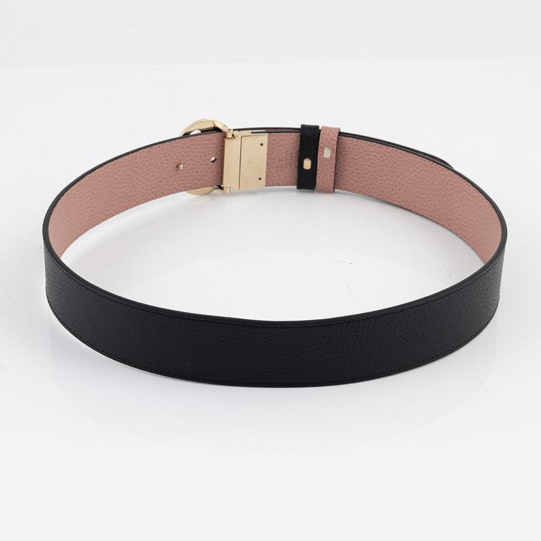 Gucci, a reversible leather belt, size 34.