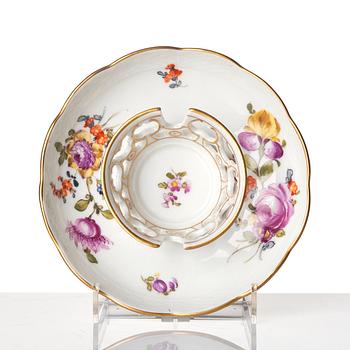 A Vienna trembleuse chocholate cup with cover, 18th Century.