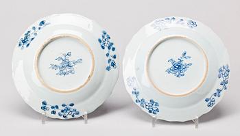 ASSIETTER, ett par, porslin, Kina, 1700-tal.