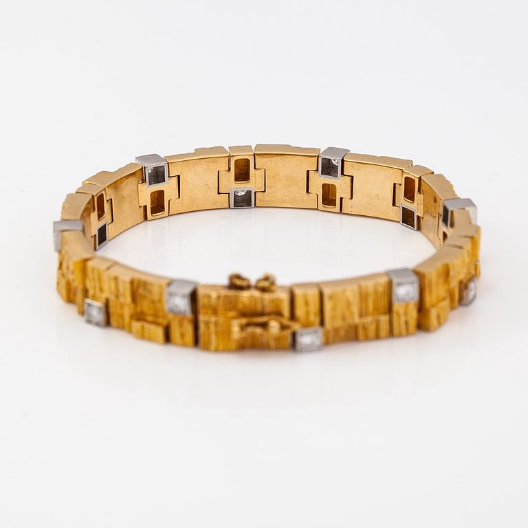 Björn Weckström, "Caroline", An 18K gold bracelet with diamonds ca. 1.20 ct in total. Lapponia 1984.