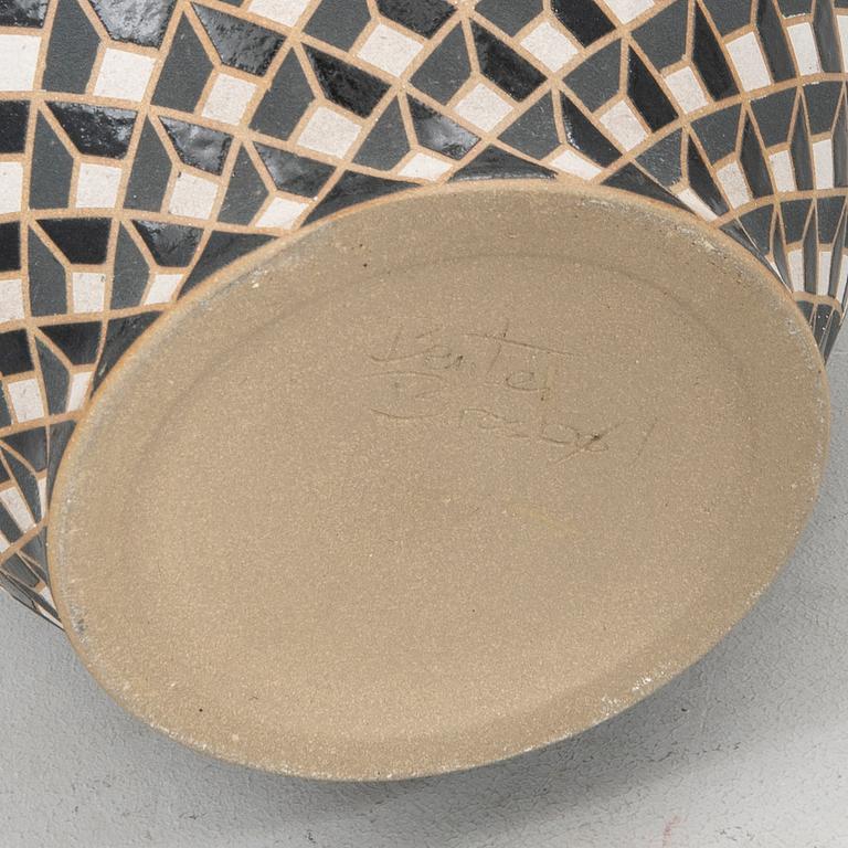 Bente Brosböl Hansen, floor vase signed.