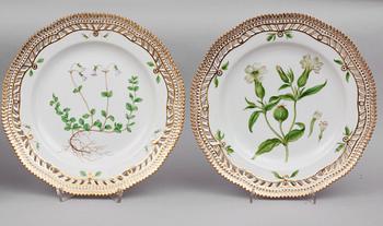 A part Royal Copenhagen 'Flora Danica' dessert service, Denmark, 20th Century. (15 pieces).