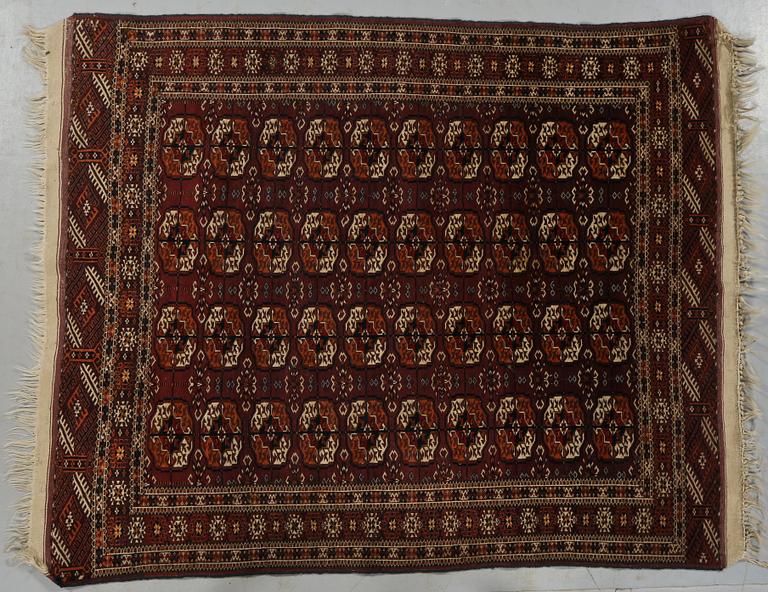 MATTA, old/semiantik, troligen Tekke-Buchara, ca 142 x 123 cm.