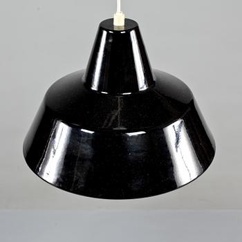 TAKLAMPA, Vaerkstedlampa, Arne Jacobsen, Louis Poulsen, 1900-talets andra hälft. Höjd ca 26 cm.
