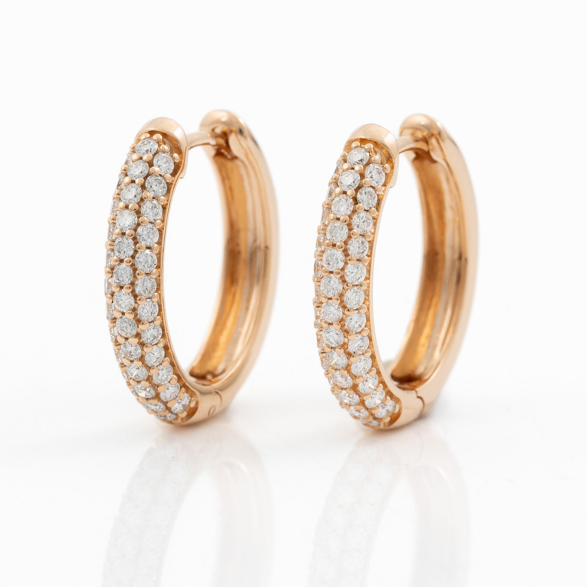 Hoop earrings 18K  gold with brilliant-cut diamonds.