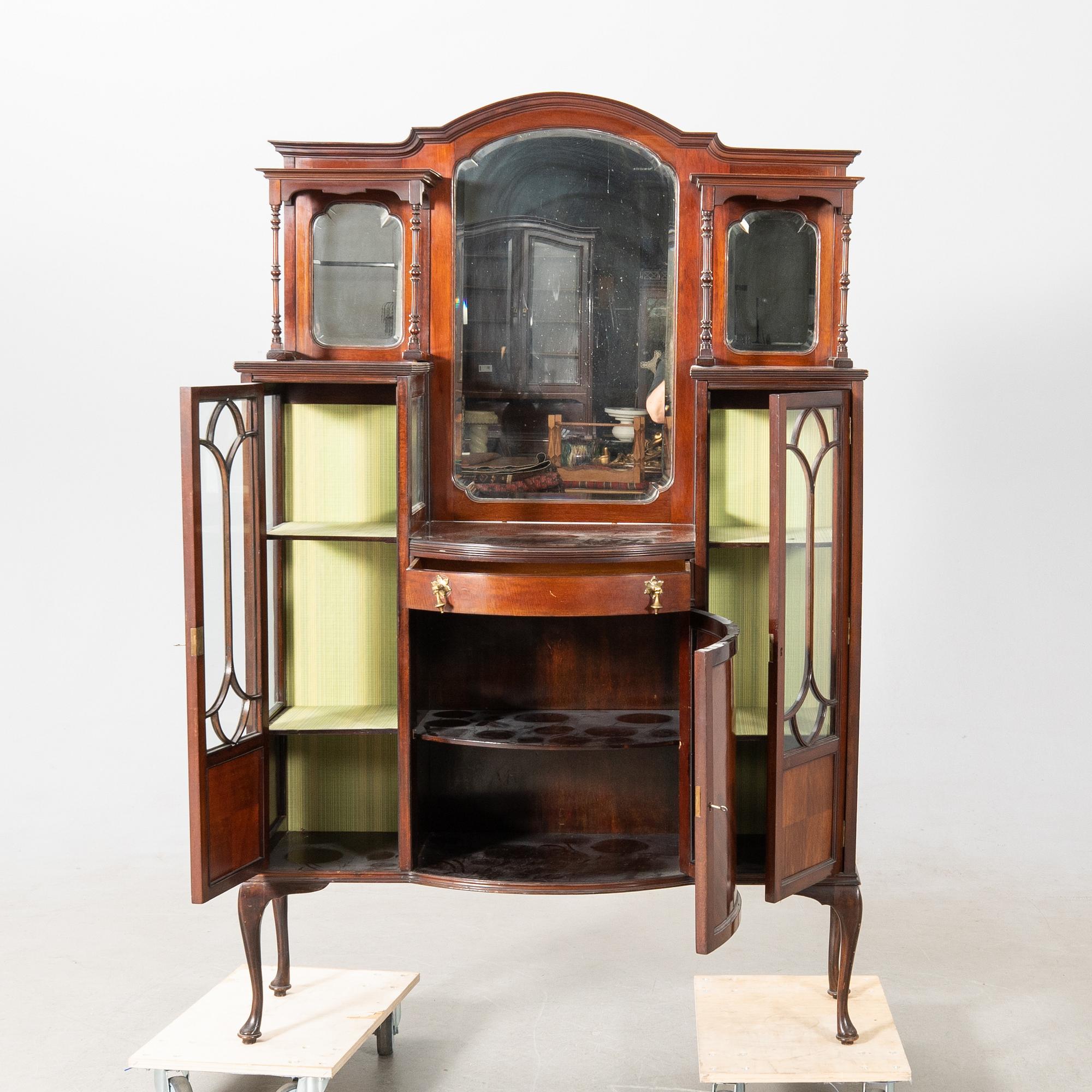 Display cabinet England first half of the 20th century.