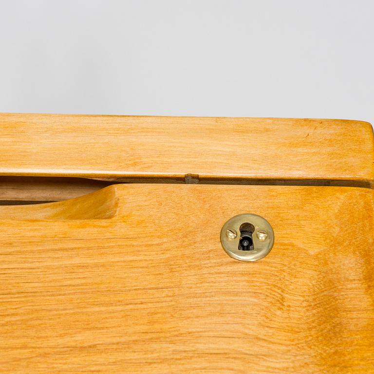 Aino Aalto, A 1930's 'B96' drawer unit for O.Y. Huonekalu- ja Rakennustyötehdas A.B. Finland.