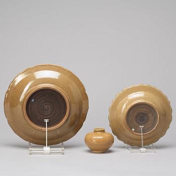 Two ge glazed Chinese dishes and a pot, South East Asian, 20th Century.