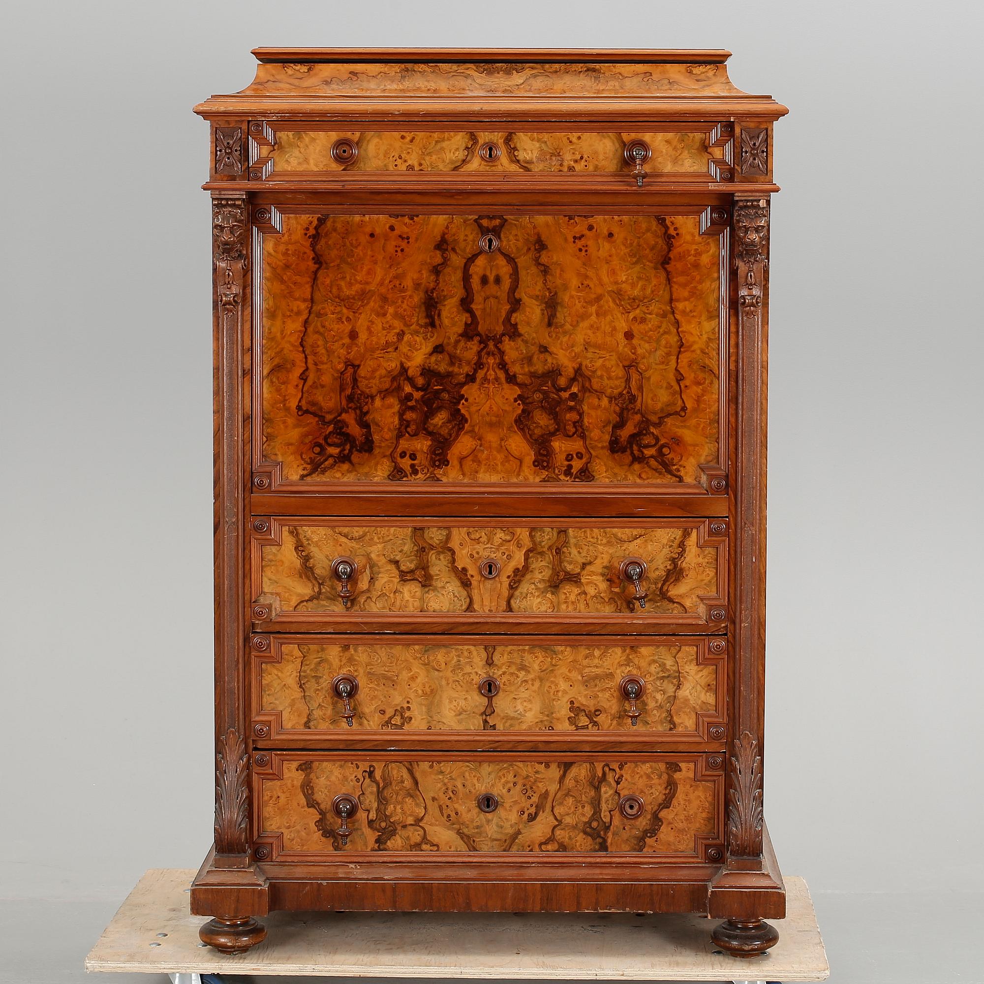 CHIFFONJÉ, nyrenässans, 1800-talets andra hälft.