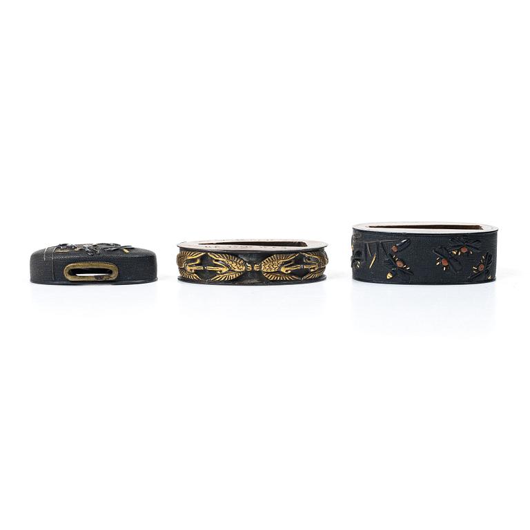 Fuchi och kashira i par, Meiji, mumei, samt en fuchi.