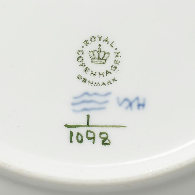 A plate/platter, "Blue fluted full lace" by Royal Copenhagen, 1960/70s.