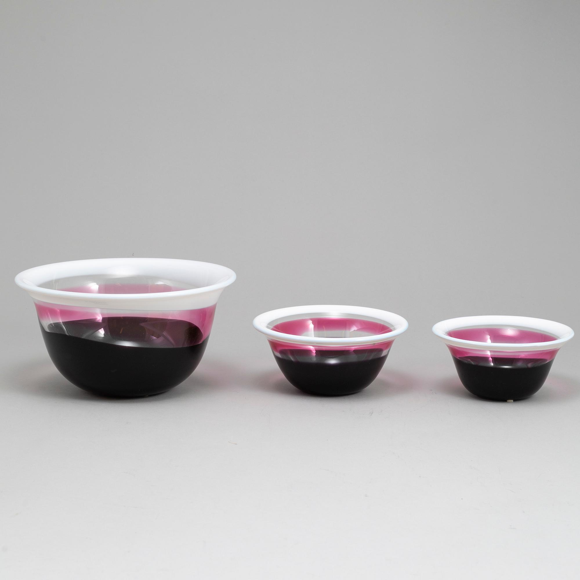 ERIK HÖGLUND, three glass bowls from Strömbergshyttan.