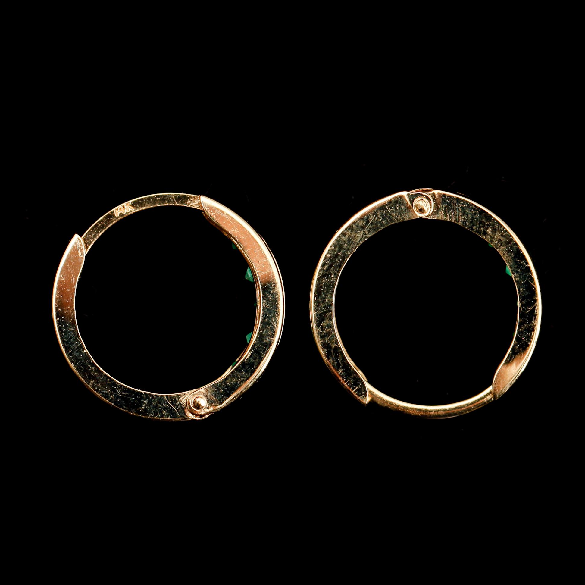 ÖRHÄNGEN, 1 par, 14 k guld, smaragder tot ca 0.80 ct.
