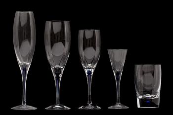 GLASSERVIS, 31 delar, "Intermezzo", Erika Lagerbielke, Orrefors.
