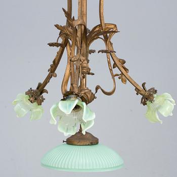 TAKLAMPA, Frankrike, 1900-talets början.