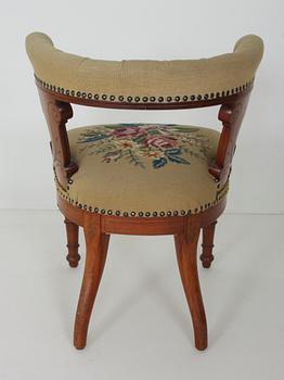 KARMSTOL, nyrenässans, sent 1800-tal.