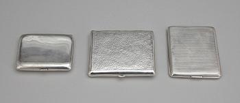 CIGARETTETUIER, 3 st, silver, 1900-tal. Tot vikt 318g.