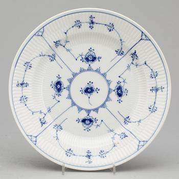 MATTALLRIKAR, 11 st, porslin, "Musselmalet", Royal Copenhagen.