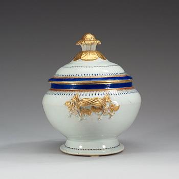 A blue and gold enamelled tureen with cover and stand, Qing dynasty, Jiaqing (1796-1820).