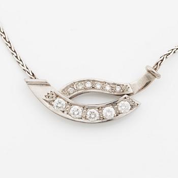 Necklace 18K white gold with brilliant-cut diamonds.
