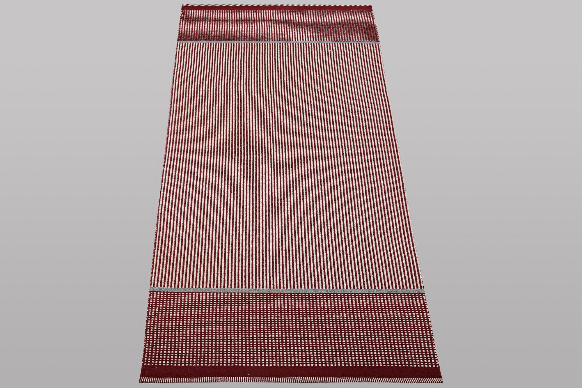 Gallerimatta, Kasthall, ca 345 x 113 cm.