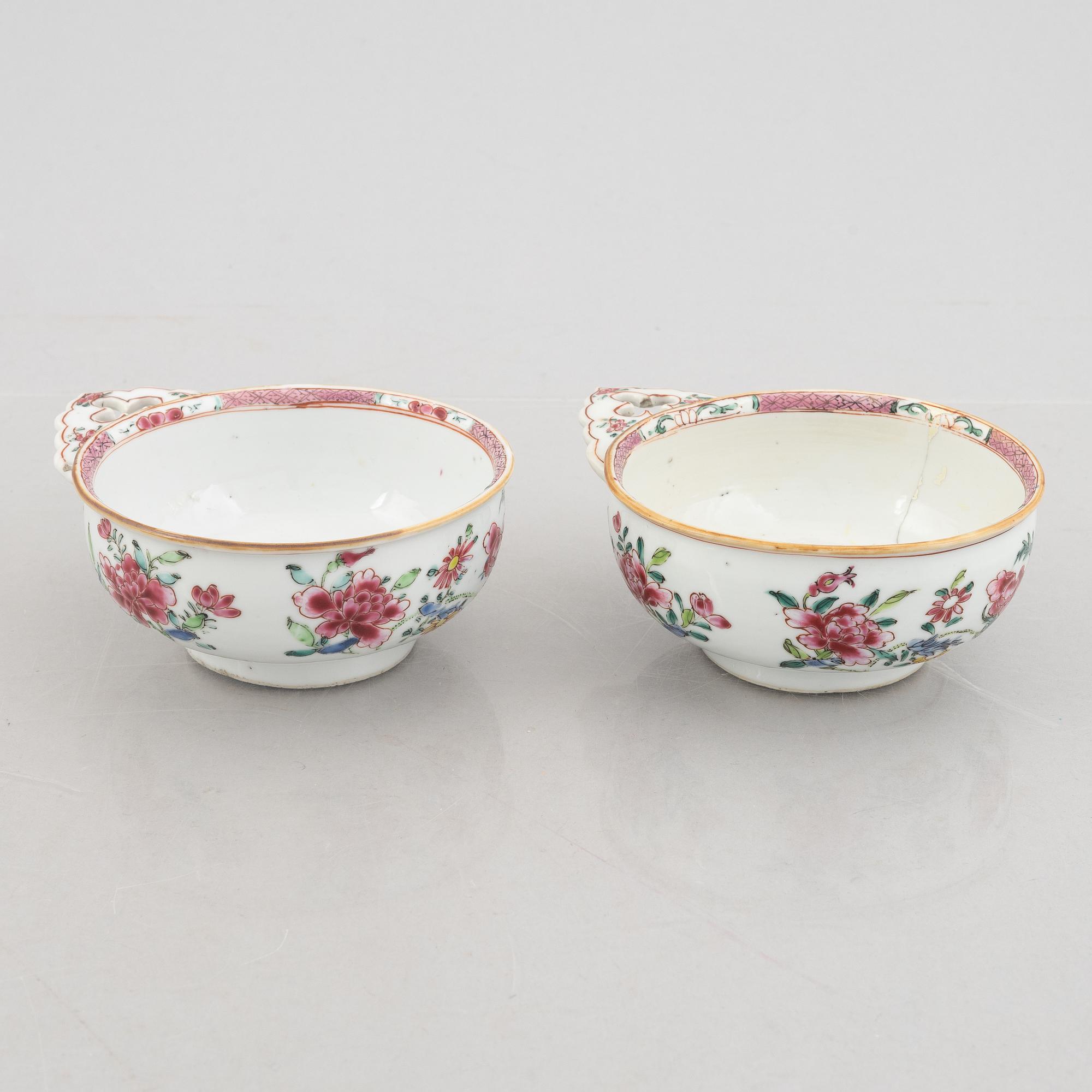 A pair of Famille Rose porcelain cups, China, Qing dynasty, Qianlong (1736-95).