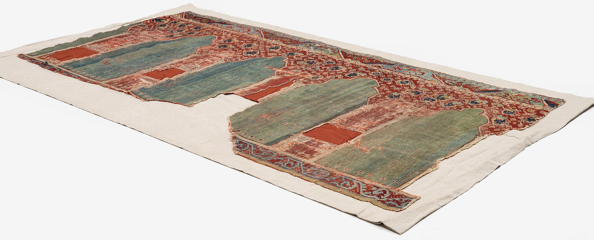 An Ushak saf fragment, west Anatolia, 17th/18th century.