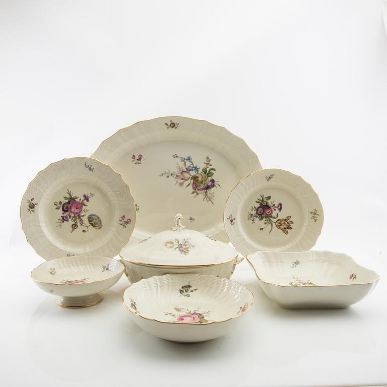 Servis ca 60 dlr "Frijsenborg" Royal Copenhagen Danmark 1900-talets mitt porslin.