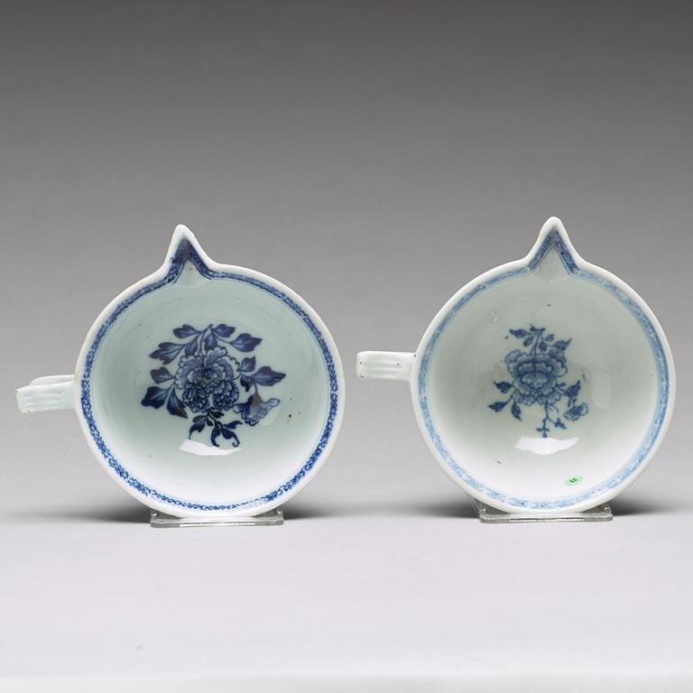 A pair of blue and white sauce boats, Qing dynasty, Qianlong (1736-95).