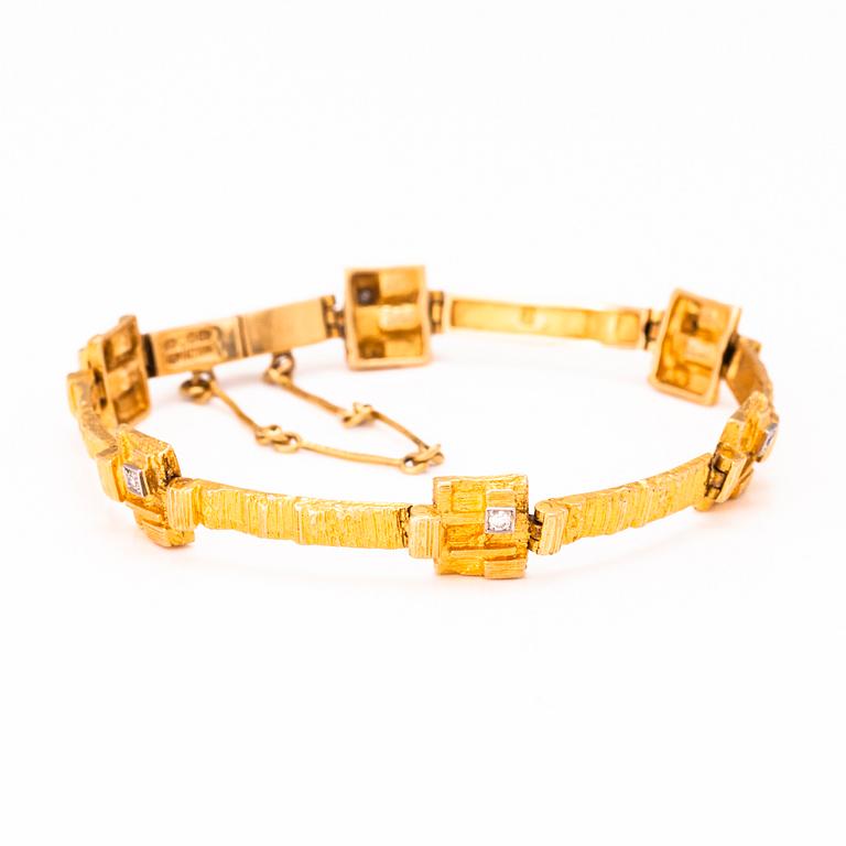BJÖRN WECKSTRÖM, ARMBAND, "Diamantetapper", 8/8 slipade diamanter, 18K guld. Lapponia 1978.