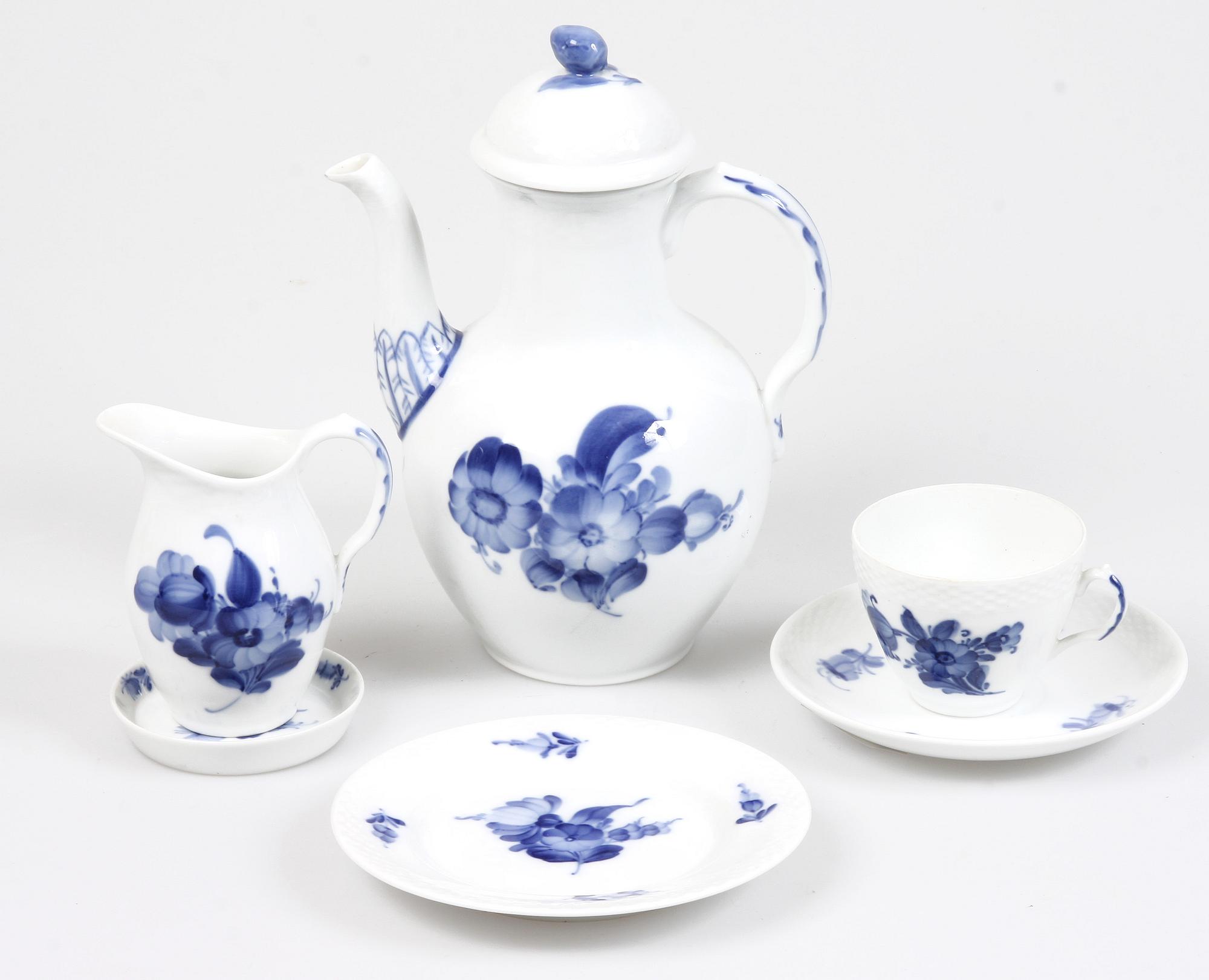 KAFFESERVIS, 27 delar, porslin, "Blå blomst", Kongl Dansk.