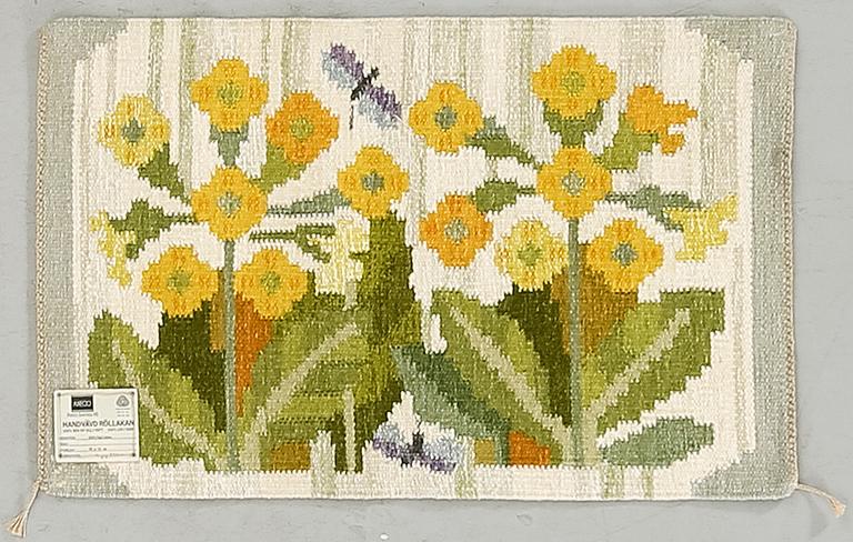 A SWEDISH FLAT WEAVE
Signed IS INGEGERD SILOW. 85X55.