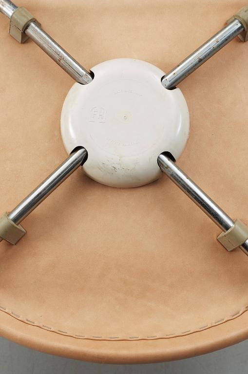 KARMSTOL, "Sjuan", Arne Jacobsen, Fritz Hansen, märkt undertill, troligen slutet av 1970-talet.